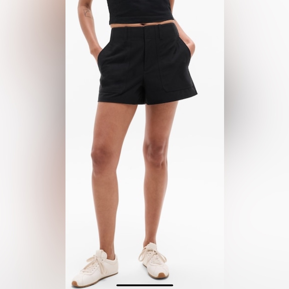 NWT - Skyline Utility Short - Black - sz 14
